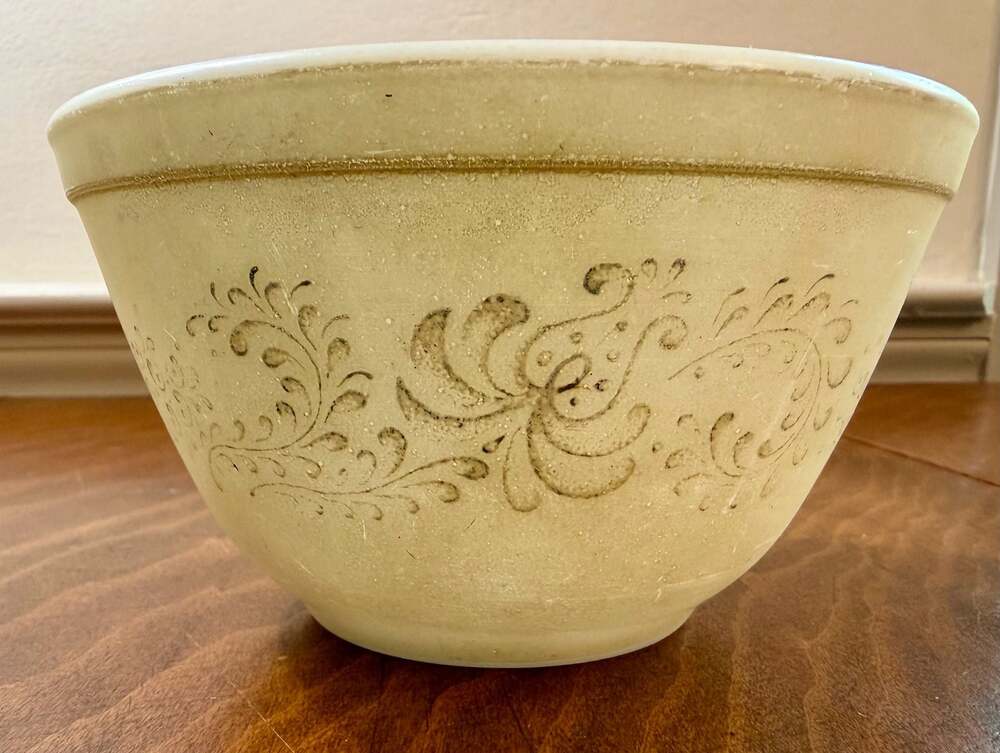 Vintage Pyrex Homestead Pattern Mixing Bowl